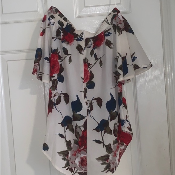 Off the shoulder floral blouse - Picture 2 of 2